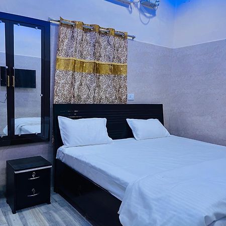 Saroja Paying Guest House Varanasi Exterior foto