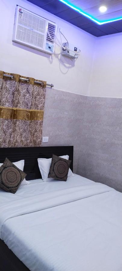 Saroja Paying Guest House Varanasi Exterior foto