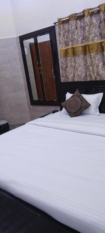 Saroja Paying Guest House Varanasi Exterior foto