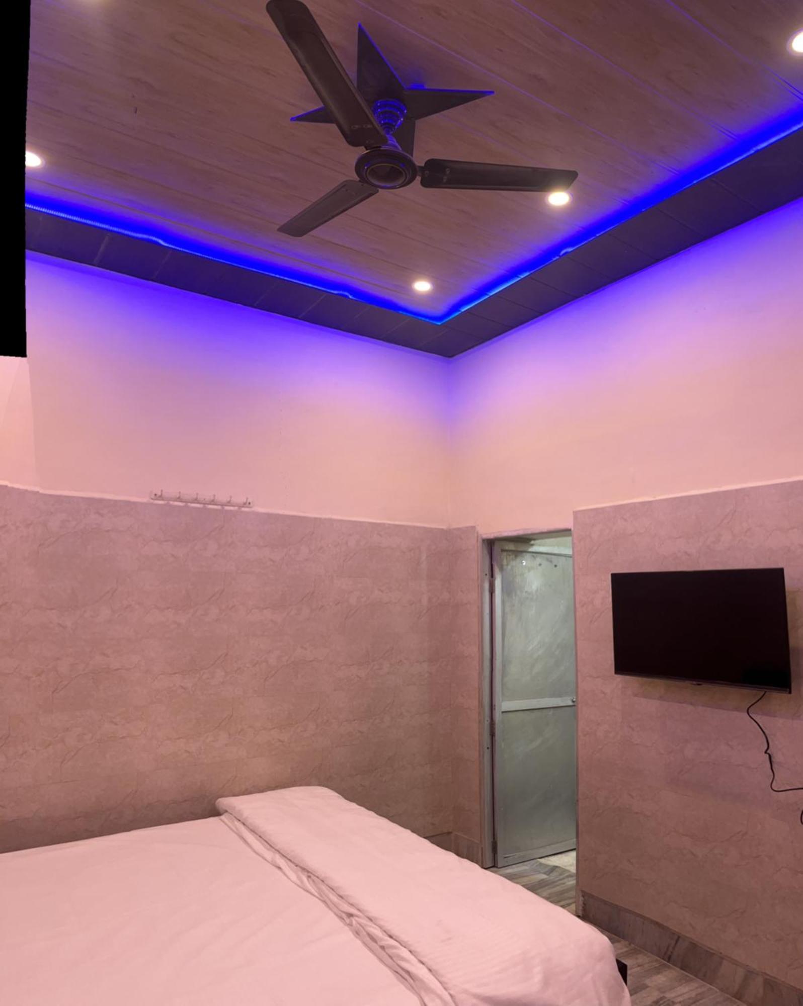 Saroja Paying Guest House Varanasi Exterior foto